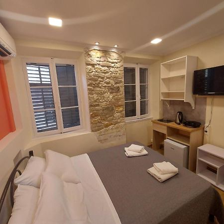 شقة Corcyra Microflat In Old Town Corfu  المظهر الخارجي الصورة